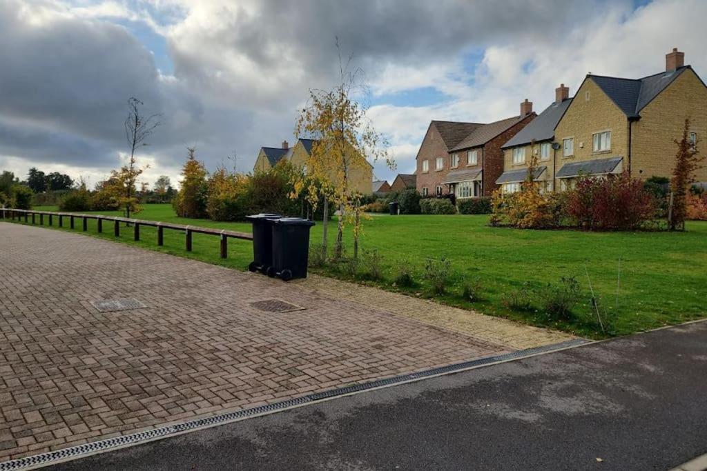 Langford House, 3Bedroom, Netflix, Parking, Wifi Long Hanborough エクステリア 写真