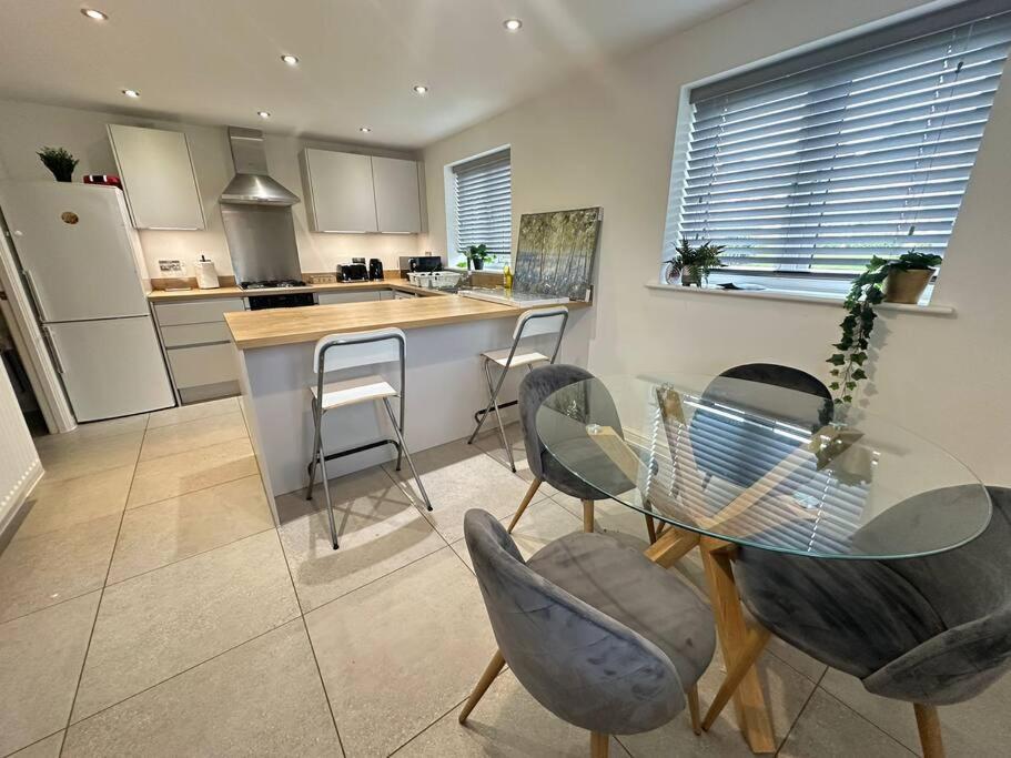 Langford House, 3Bedroom, Netflix, Parking, Wifi Long Hanborough エクステリア 写真